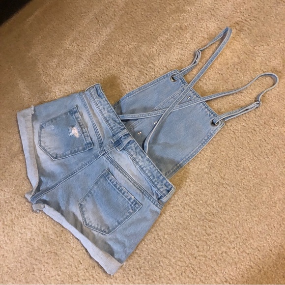 Tinseltown Denim Distressed Short Overalls Size Small - Picture 5 of 10